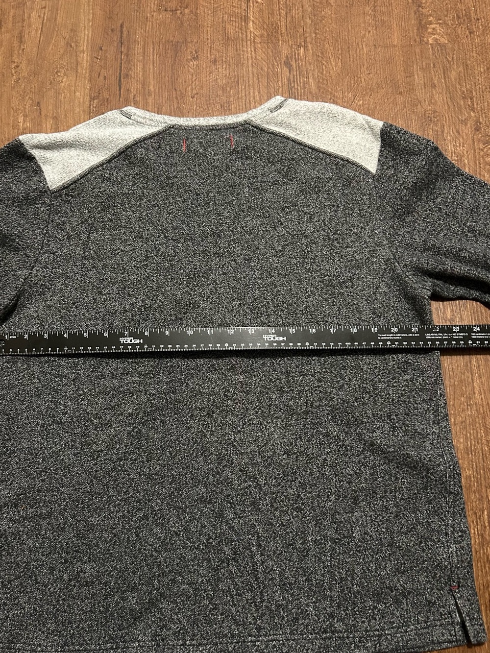 Tommy Bahama Mens XL Gray Colorblock Crewneck Sweatshirt Marlin Logo Pullover - Picture 4 of 4